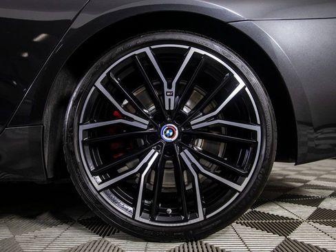 Used 2023 BMW M550i xDrive image 37