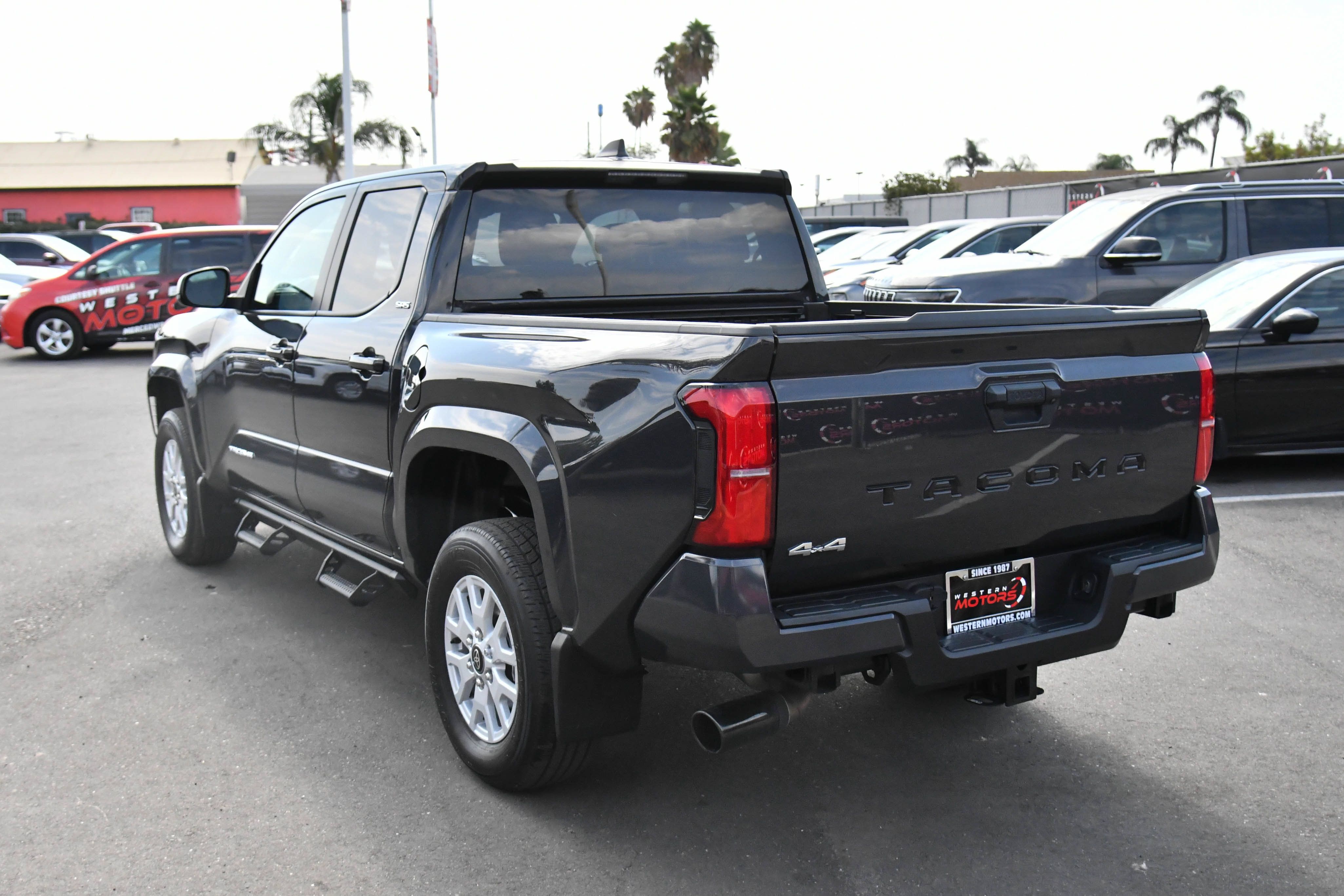 Used 2025 Toyota Tacoma SR5 AWD/4WD image 6