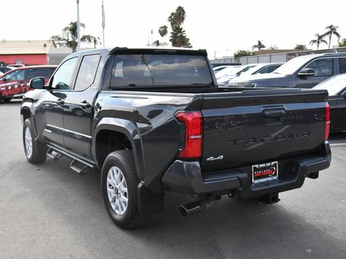 Used 2025 Toyota Tacoma SR5 AWD/4WD image 6