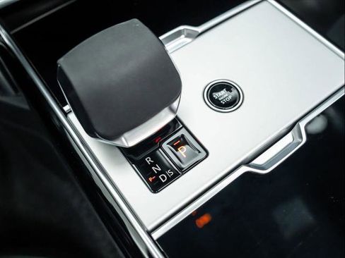 New 2025 Land Rover Range Rover Long Wheelbase Autobiography image 27