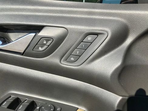 Used 2019 GMC Acadia Denali w/ Technology Package AWD/4WD image 7