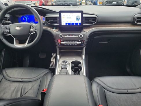 Certified 2020 Ford Explorer Platinum image 11