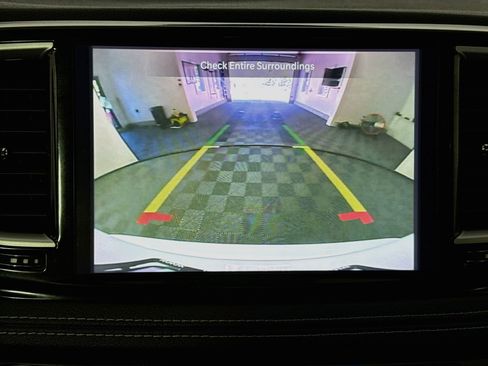 Used 2022 Chrysler Pacifica Touring-L FWD image 26