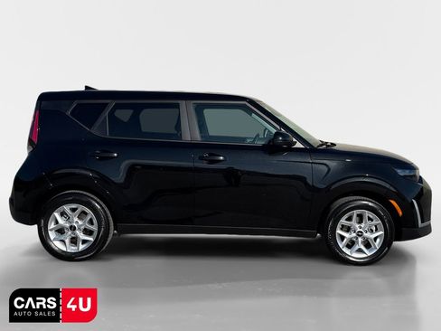 Used 2025 Kia Soul LX w/ LX Technology Package FWD image 8