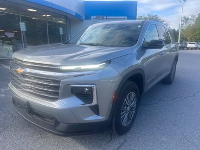 Used 2024 Chevrolet Traverse LT