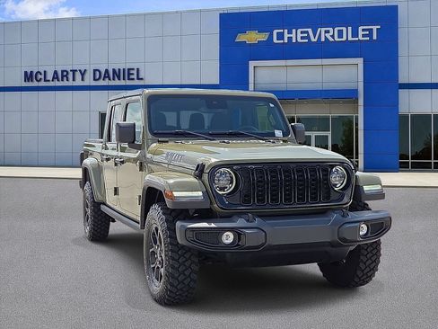 Used 2025 Jeep Gladiator Sport AWD/4WD image 1