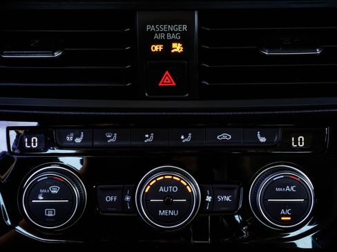Used 2020 Volkswagen Jetta SEL FWD image 22
