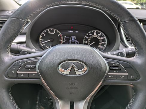 Used 2020 INFINITI QX50 Luxe w/ Navigation Package FWD image 26