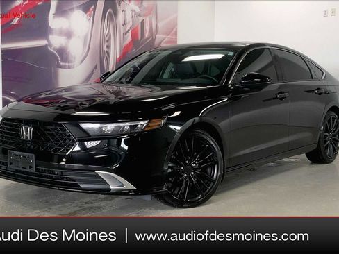 Used 2023 Honda Accord Touring image 1