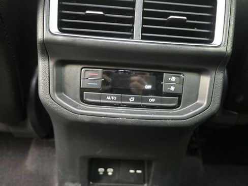 Used 2024 Volkswagen Atlas SE AWD/4WD image 29