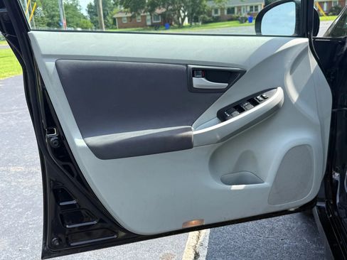 Used 2010 Toyota Prius Five FWD image 10