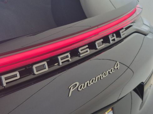 Used 2023 Porsche Panamera 4 Platinum Edition image 4