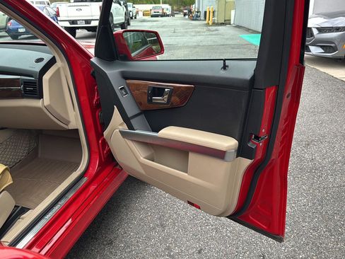 Used 2011 Mercedes-Benz GLK 350 4MATIC image 12