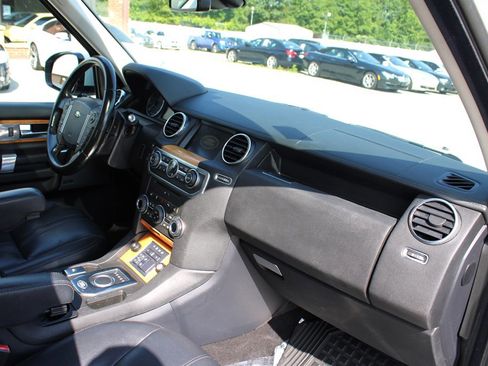 Used 2014 Land Rover LR4 HSE image 17