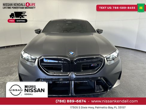 Used 2025 BMW M5 w/ Carbon Package image 4