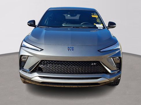 Used 2025 Buick Envista Sport Touring image 2