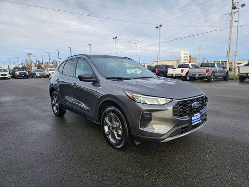 Certified 2025 Ford Escape ST-Line image 4