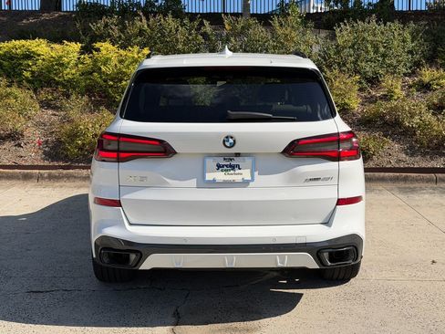 Used 2023 BMW X5 xDrive40i w/ M Sport Package image 3