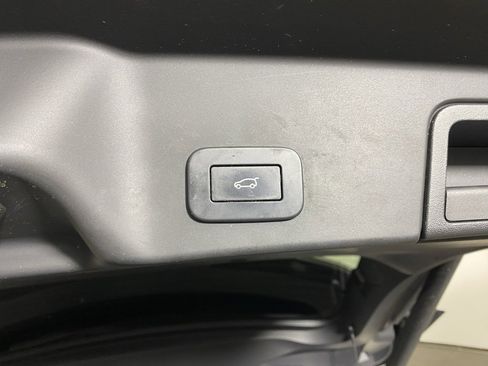 Used 2023 Land Rover Range Rover Evoque R-Dynamic S image 25