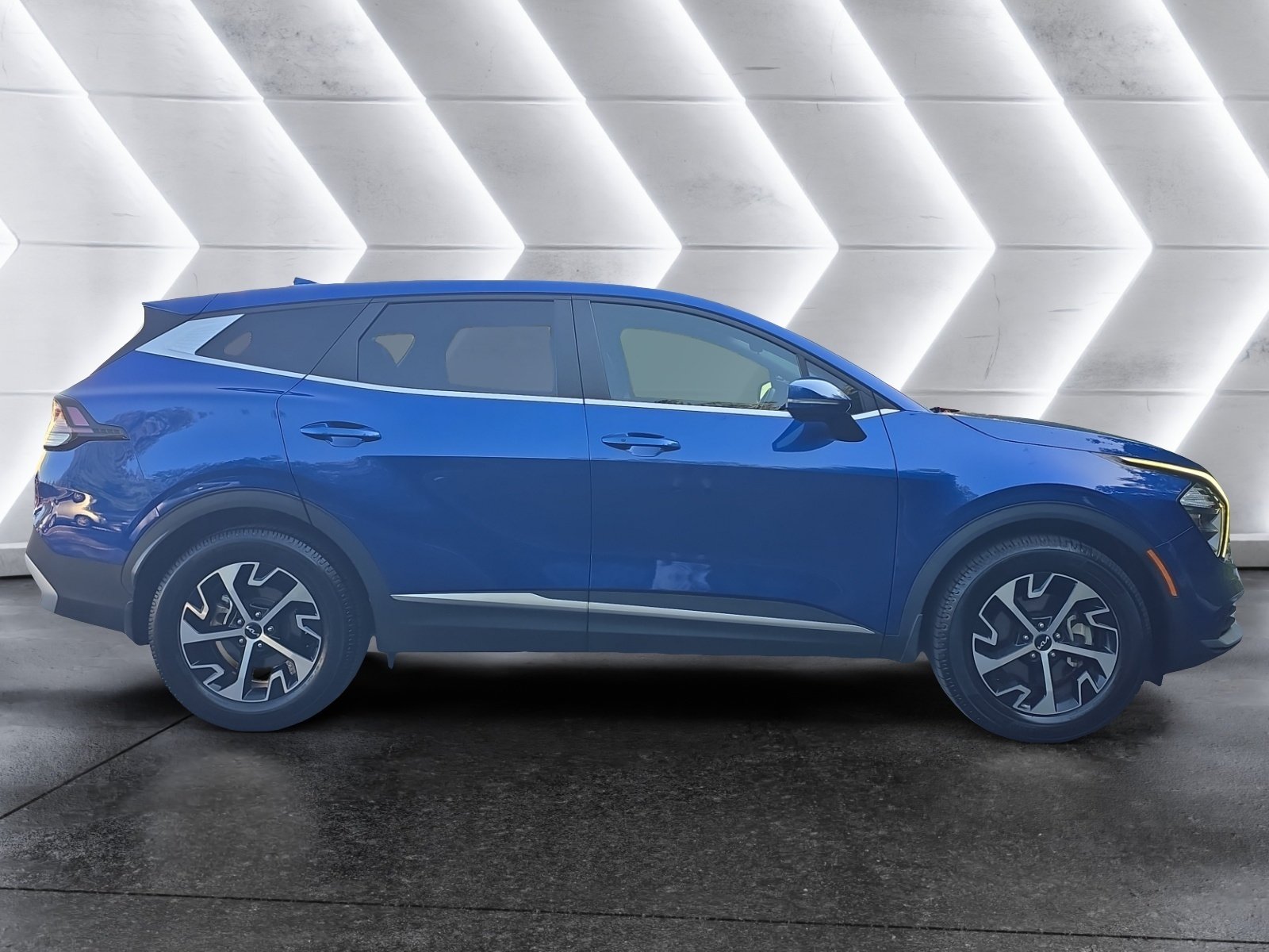 Used 2023 Kia Sportage EX FWD image 6
