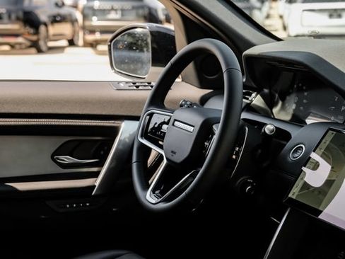 New 2026 Land Rover Discovery Sport Landmark AWD/4WD image 16