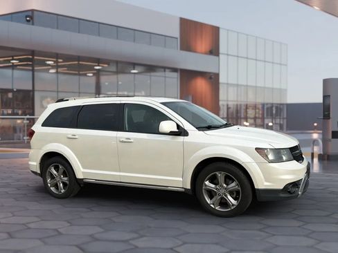 Used 2017 Dodge Journey Crossroad w/ Popular Equipment Group FWD image 15