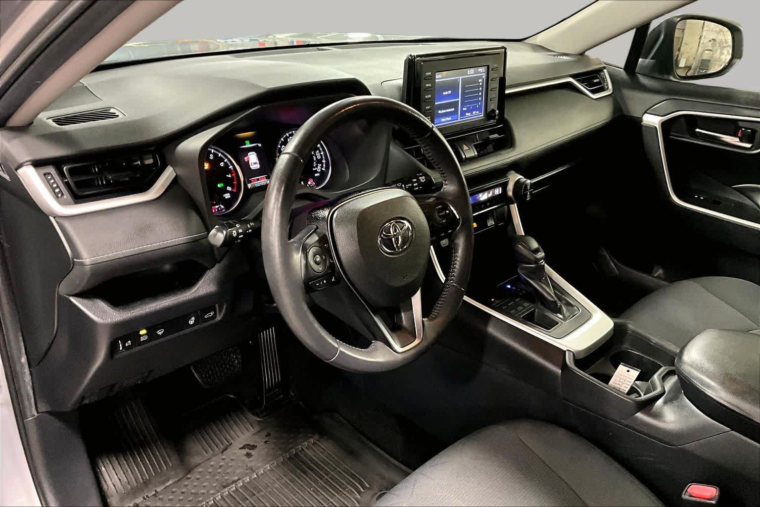 Used 2019 Toyota RAV4 XLE w/ Convenience Package AWD/4WD image 17