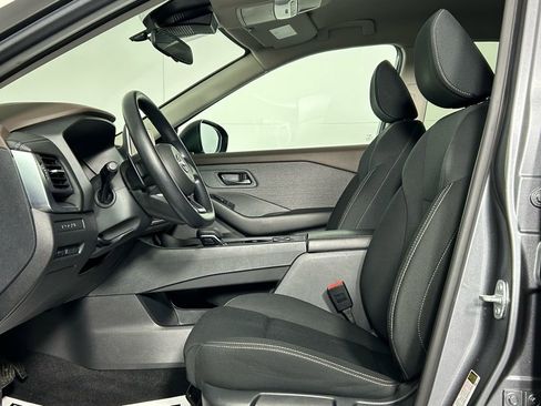 Used 2023 Nissan Rogue S image 28