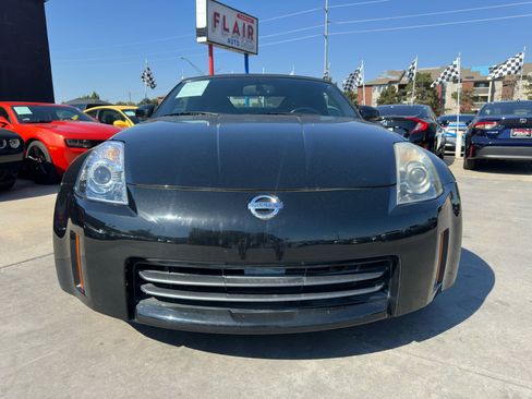 Used 2006 Nissan 350Z Touring image 2