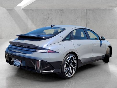 Used 2023 Hyundai Ioniq 6 SEL RWD image 4