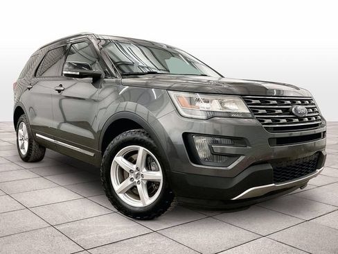 Used 2016 Ford Explorer XLT w/ Equipment Group 201A AWD/4WD image 3