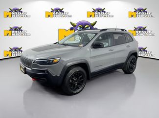 Used 2022 Jeep Cherokee Trailhawk w/ Trailer Tow Group AWD/4WD video 1