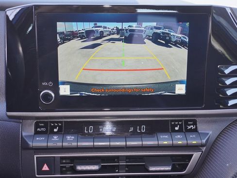 Used 2025 Toyota Camry SE w/ Convenience Package FWD image 15