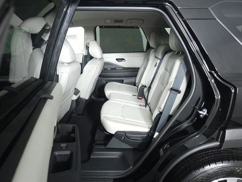 New 2025 Nissan Pathfinder SL image 21