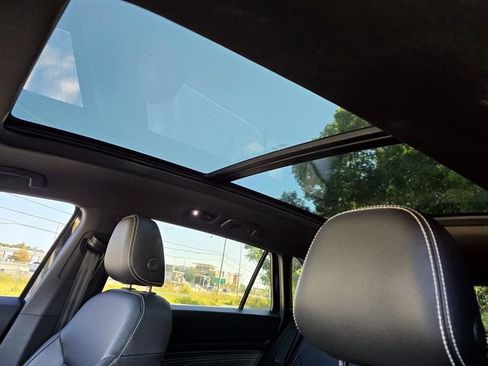 Certified 2022 Volkswagen Atlas Cross Sport SE w/ Panoramic Sunroof Package image 21