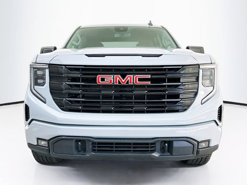 Used 2024 GMC Sierra 1500 Elevation image 2