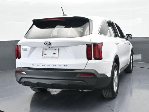 Used 2021 Kia Sorento LX image 5