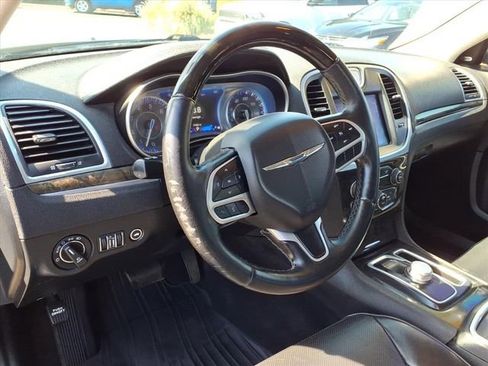 Certified 2019 Chrysler 300 Limited image 21