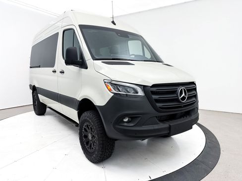 Used 2024 Mercedes-Benz Sprinter 2500 image 30