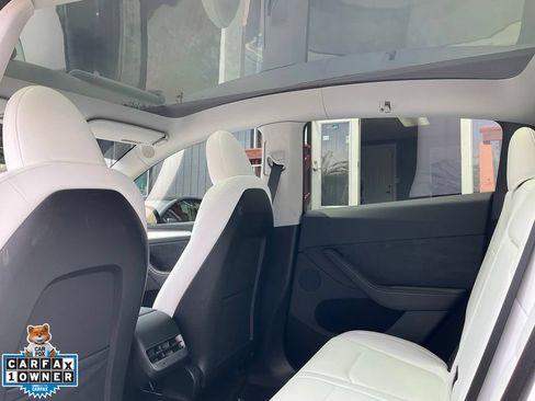 Used 2023 Tesla Model Y Long Range AWD/4WD image 39