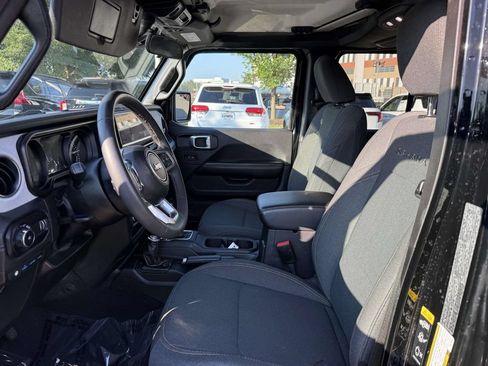 Used 2024 Jeep Wrangler Unlimited Sahara AWD/4WD image 14