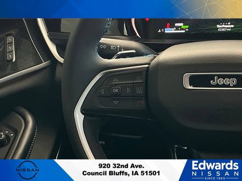 Used 2022 Jeep Grand Cherokee Trailhawk w/ Advanced Protech Group II AWD/4WD image 19