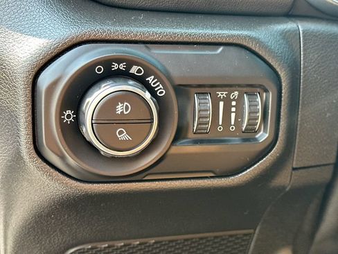 Used 2021 Jeep Gladiator Overland w/ Popular Equipment Package AWD/4WD image 25