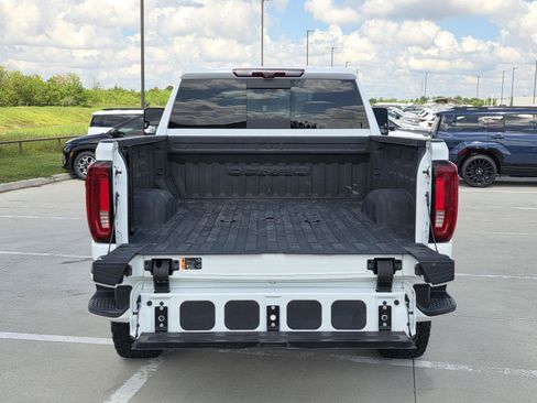 Used 2022 GMC Sierra 2500 Denali w/ Denali Ultimate Package AWD/4WD image 9