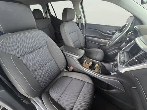 Used 2023 GMC Acadia SLE image 5