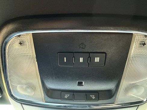 Used 2019 Chrysler 300 S RWD image 31