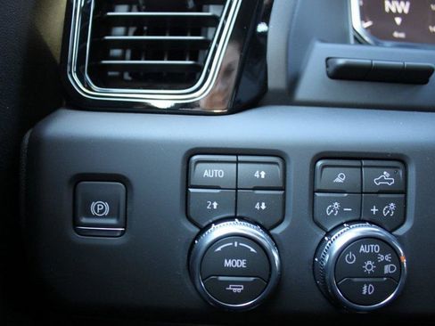 New 2026 GMC Sierra 1500 AT4 w/ AT4 Premium Package image 11