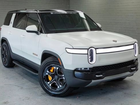 Used 2023 Rivian R1S Adventure AWD/4WD image 8
