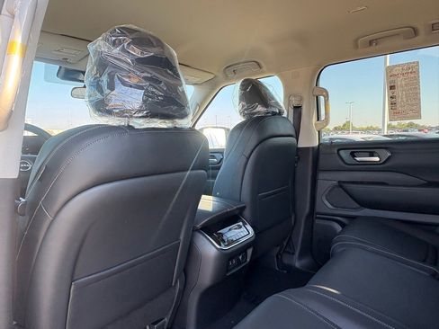 New 2026 Nissan Armada SV image 21