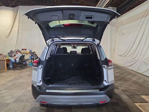 Used 2021 Nissan Rogue SV AWD/4WD image 19
